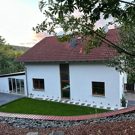 Luxus-familienvilla Mit Privatem Pool Und Xxl Whirlpool, Kamin, Grill & Blick In Weinberge Bockenau