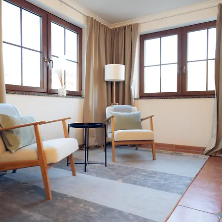 Luxus-familienvilla Mit Privatem Pool Und Xxl Whirlpool, Kamin, Grill & Blick In Weinberge *