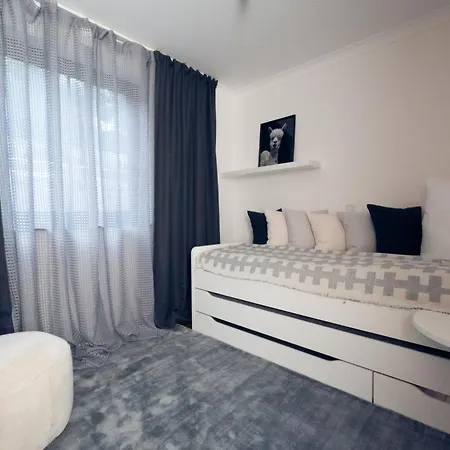 Luxus-familienvilla Mit Privatem Pool Und Xxl Whirlpool, Kamin, Grill & Blick In Weinberge * Bockenau