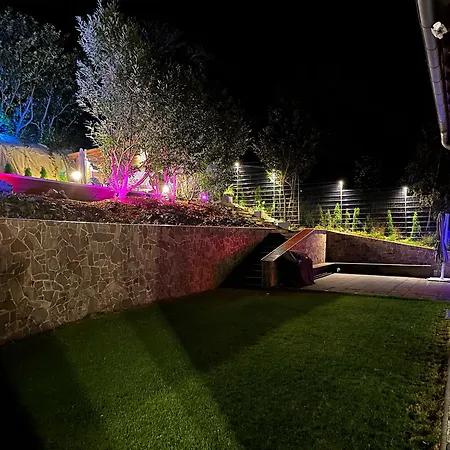 Villa Luxus-familienvilla Mit Privatem Pool Und Xxl Whirlpool, Kamin, Grill & Blick In Weinberge