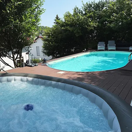 Willa Luxus-familienvilla Mit Privatem Pool Und Xxl Whirlpool, Kamin, Grill & Blick In Weinberge *
