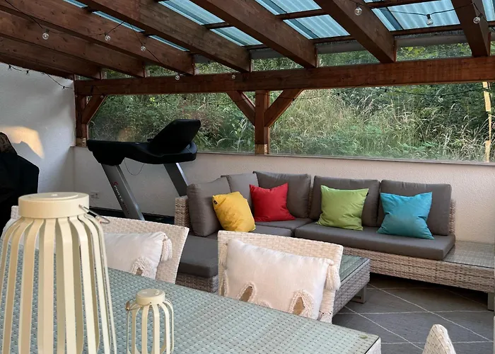 Luxus-familienvilla Mit Privatem Pool Und Xxl Whirlpool, Kamin, Grill & Blick In Weinberge