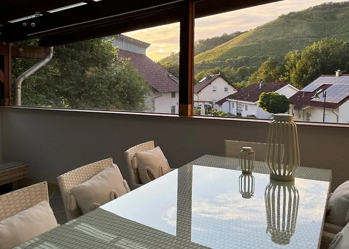 Luxus-familienvilla Mit Privatem Pool Und Xxl Whirlpool, Kamin, Grill & Blick In Weinberge