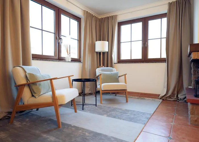 Luxus-familienvilla Mit Privatem Pool Und Xxl Whirlpool, Kamin, Grill & Blick In Weinberge *