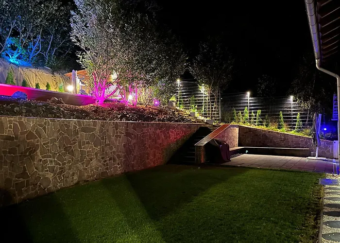 Villa Luxus-familienvilla Mit Privatem Pool Und Xxl Whirlpool, Kamin, Grill & Blick In Weinberge